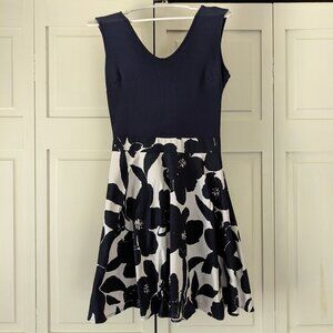 Women's casual v-neck flare floral contrast dress